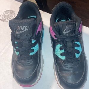 Youth Nike Air Max 90. Lightly used - boy/girl